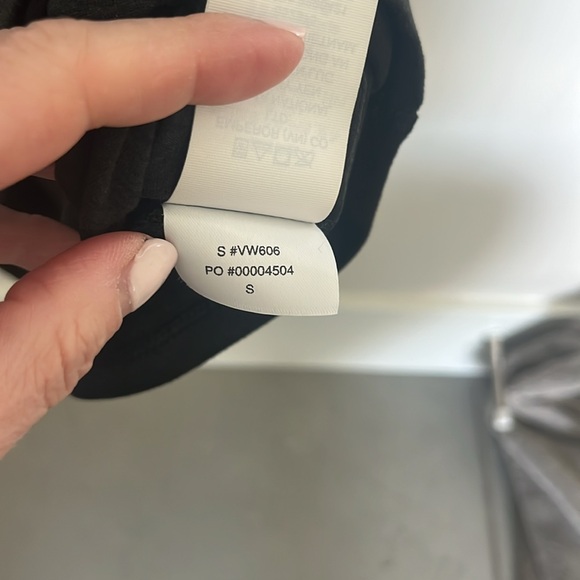 Vuori Halo Essential Dress- never worn size small black - Picture 7 of 7